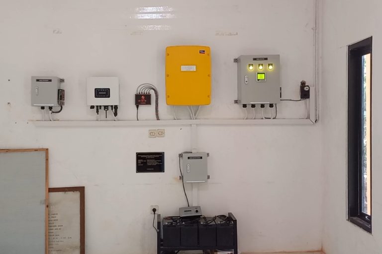 PLTS On-Grid, Off-Grid, atau Hybrid: Sistem Mana yang Paling Tepat untuk Anda di 2026?